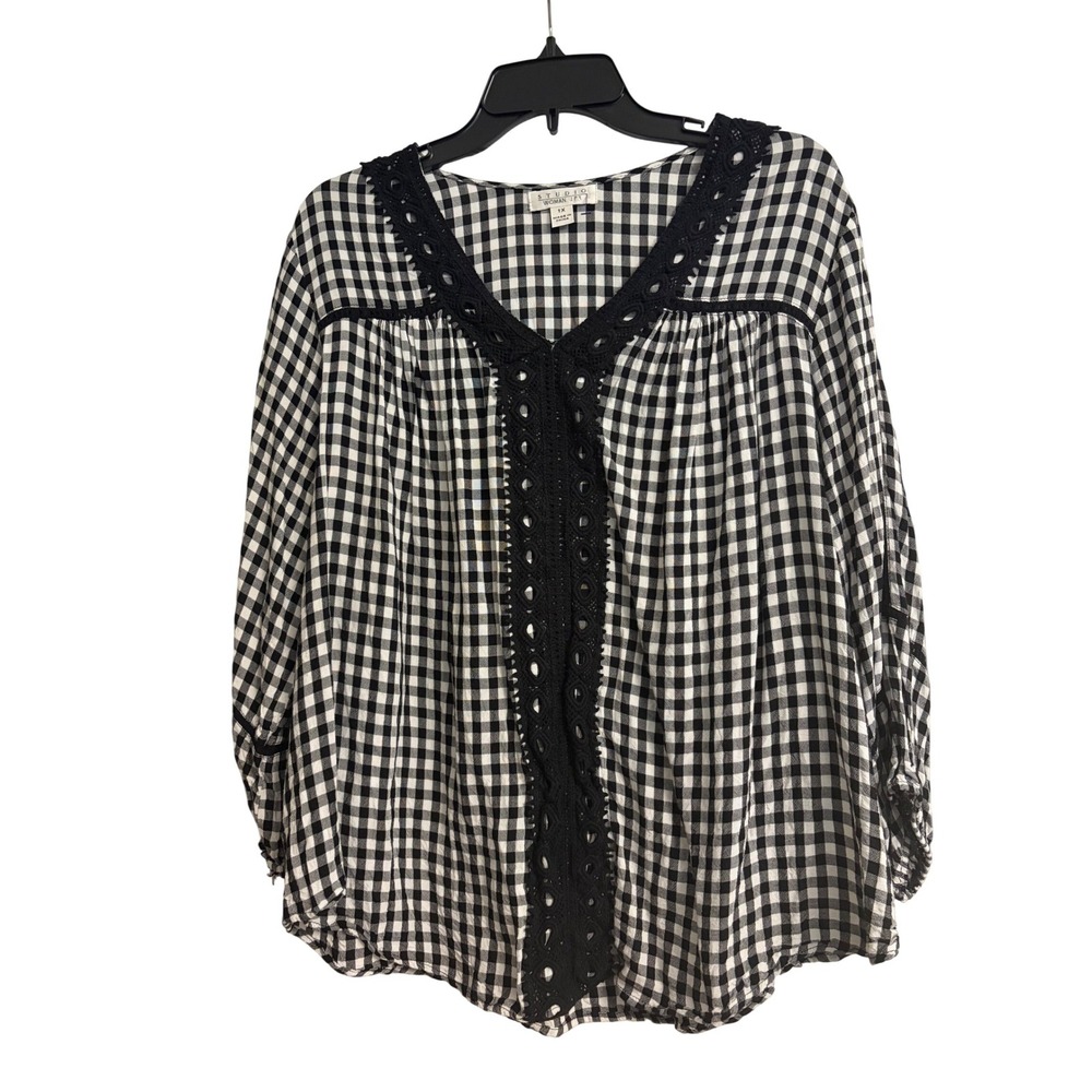 Studio‎ Woman Gingham Lace Trim V-Neck Blouse Black White 1X SwingTop